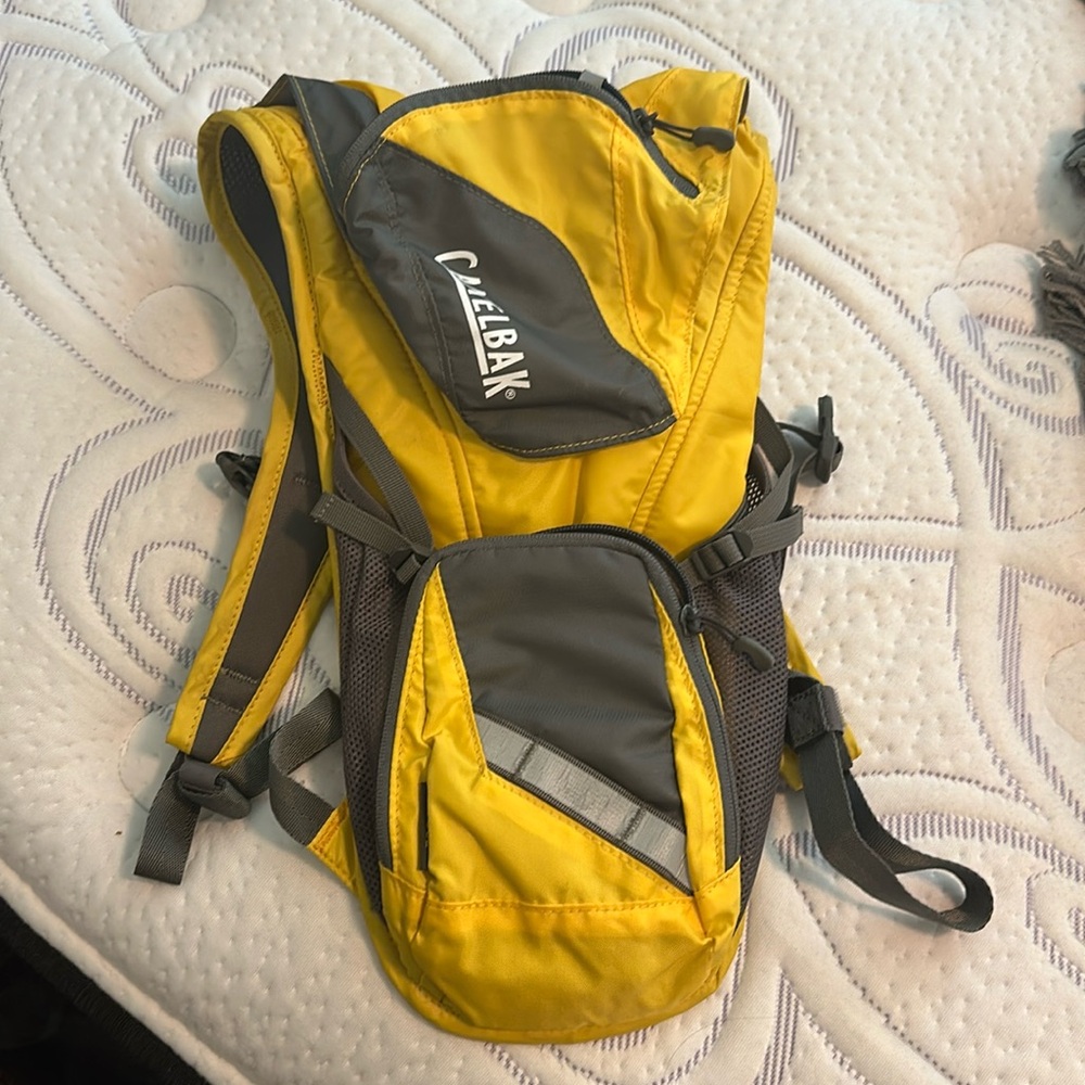 Camelbak Rogue Hydration Pack 70 oz Size Backpack No Bladder Hiking Running